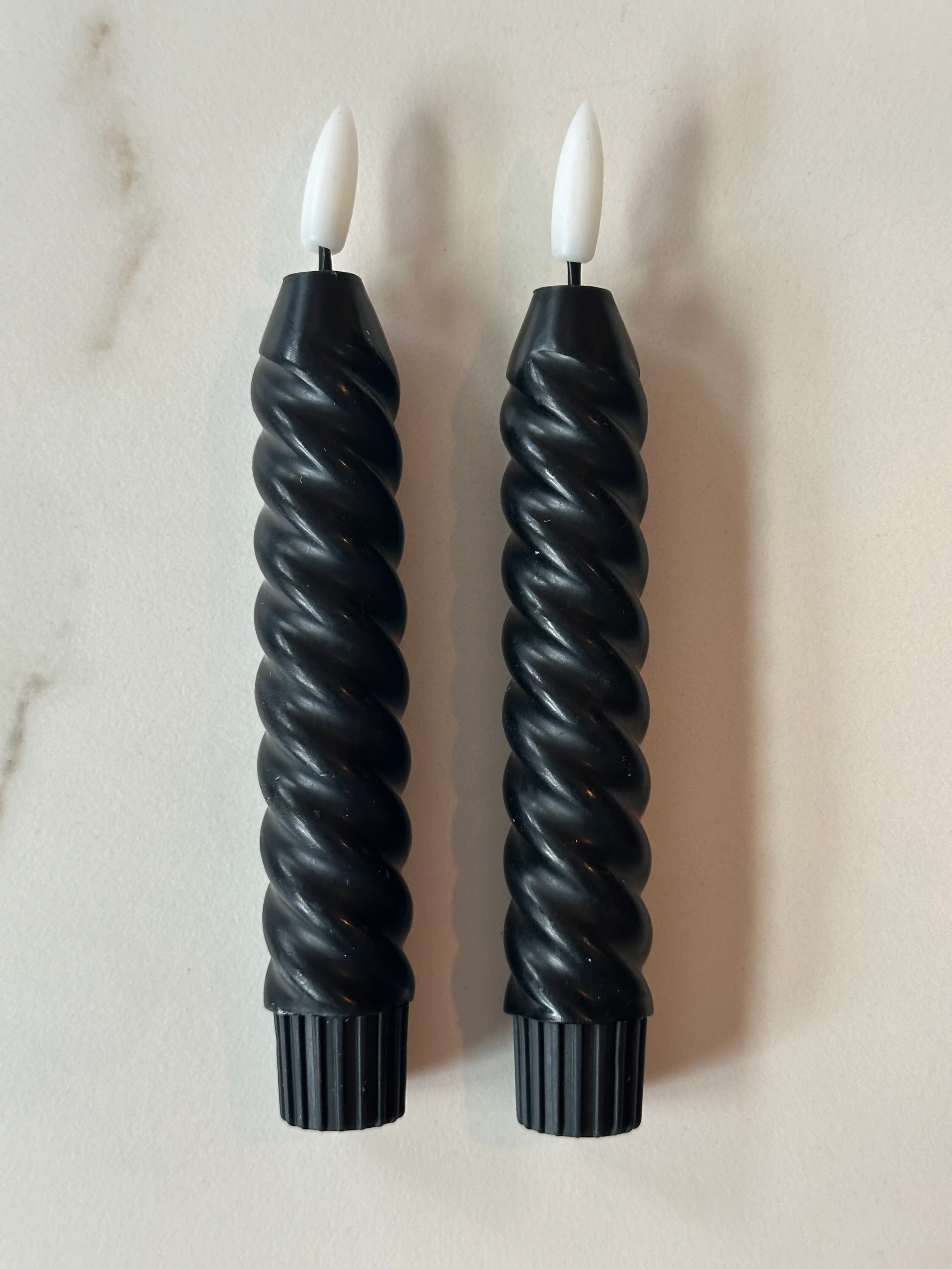 Korte LED kaarsen swirl zwart (2 stuks) - Image 3