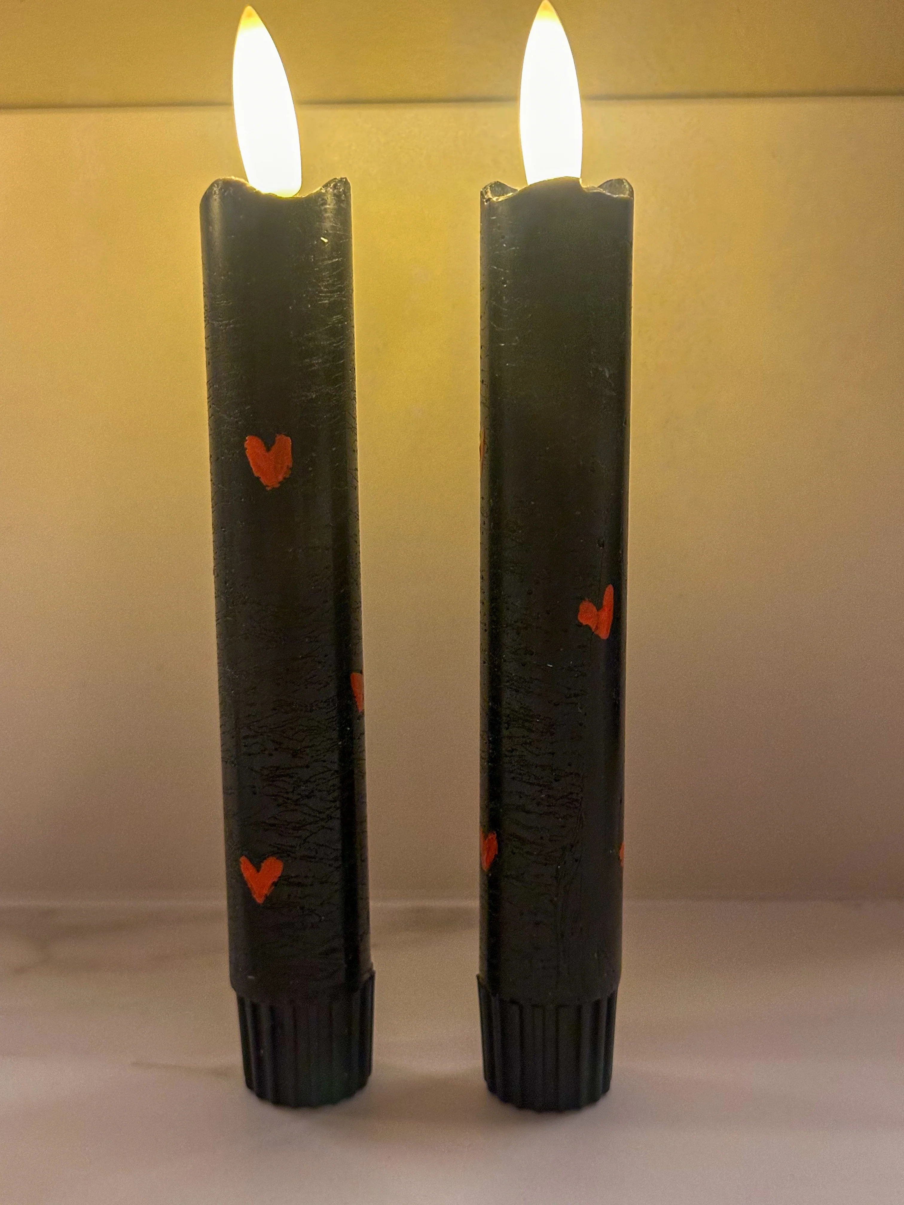 Korte LED kaarsen zwart hartjes - Image 6