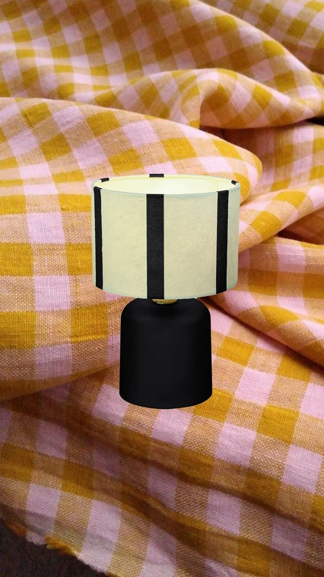 Zwarte gestreepte LED tafellamp op batterijen - Image 4