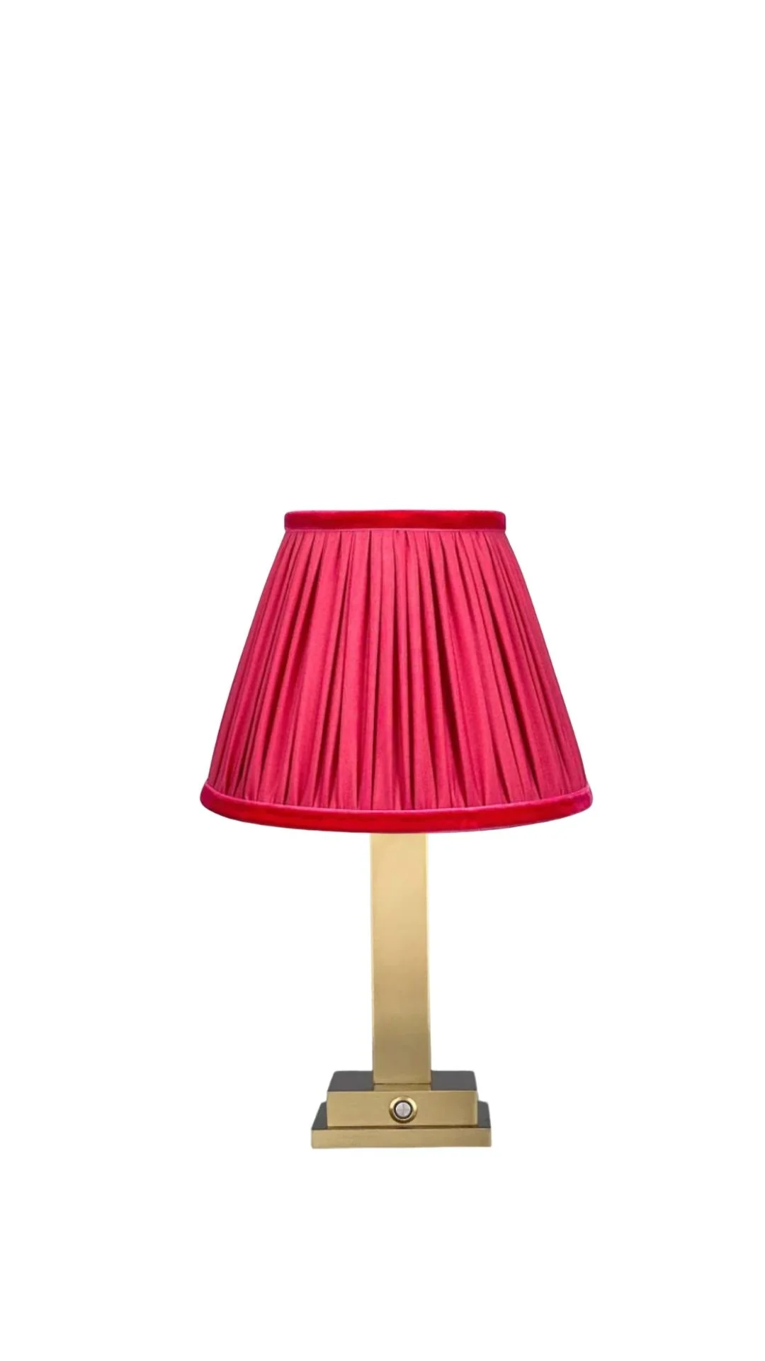 Rouge Vendôme – Luxe draadloze tafellamp met rode kap en brede voet