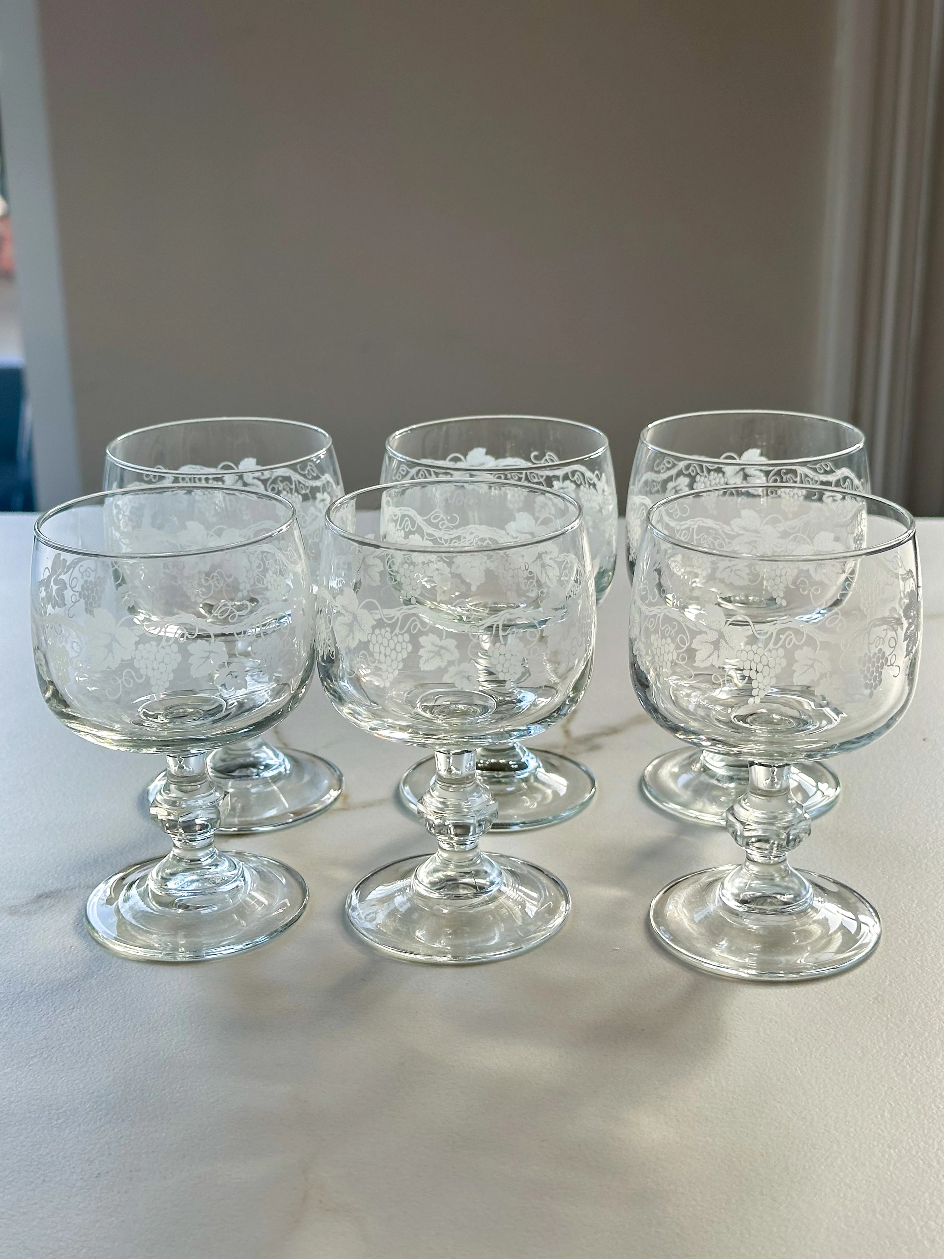 Set van 6 populaire vintage wijnglazen met druivenprint – Franse bistro stijl - Image 4