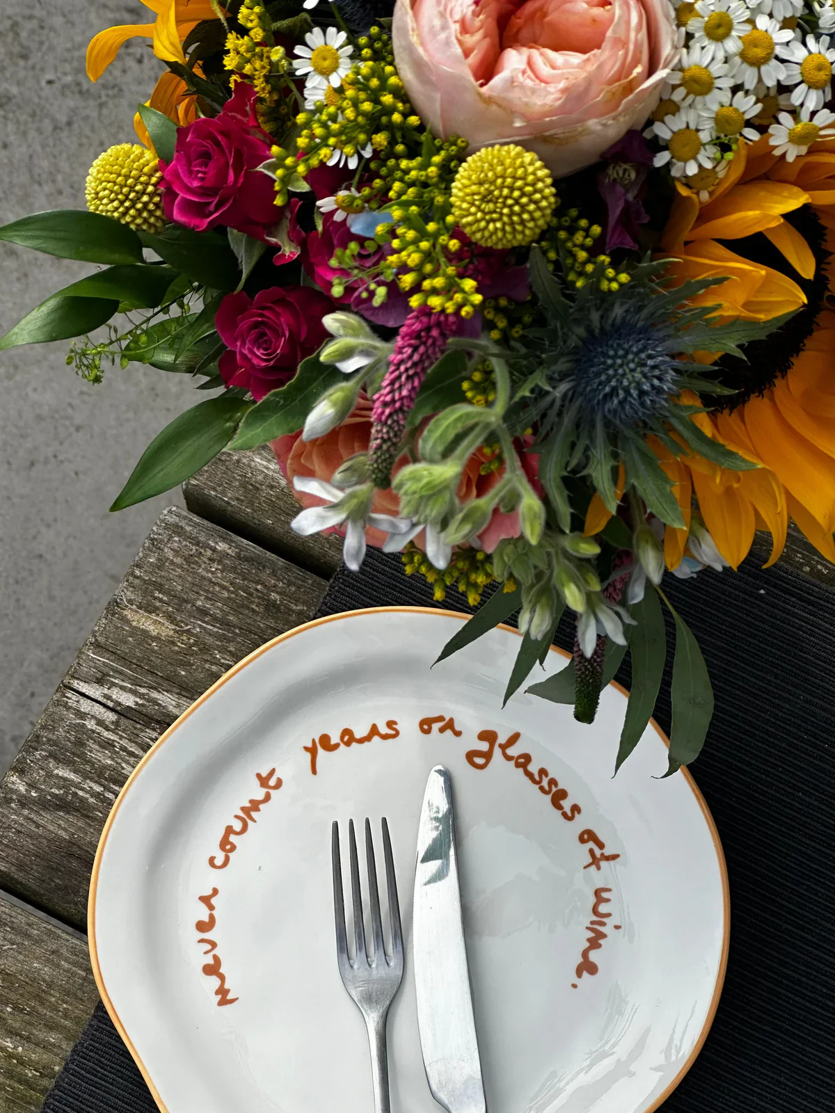 Slogan plate bord - Never count years or glasses of wine | Maegen - Image 4