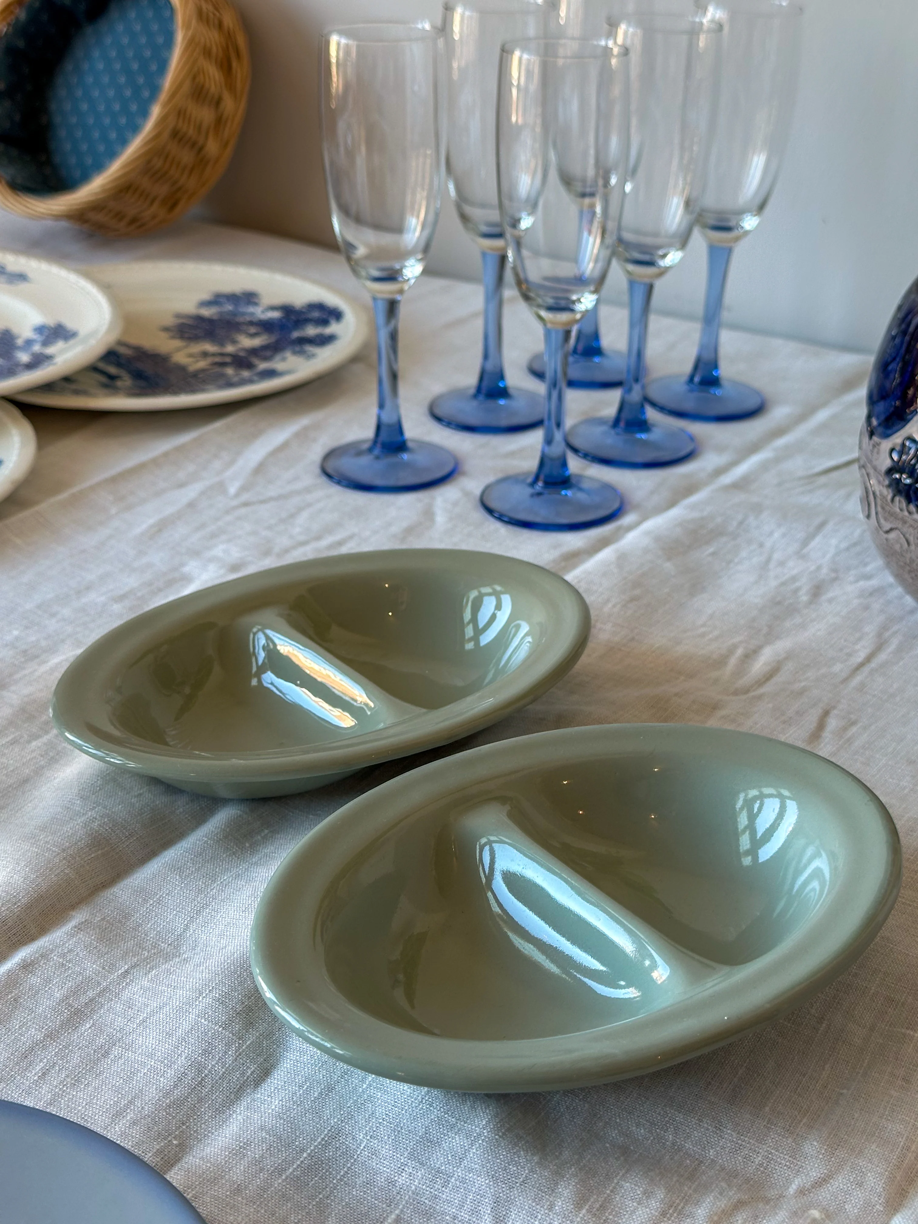 Vintage Dudson verdeelschaal sage green – Engelse stoneware schaal met vakken - Image 3