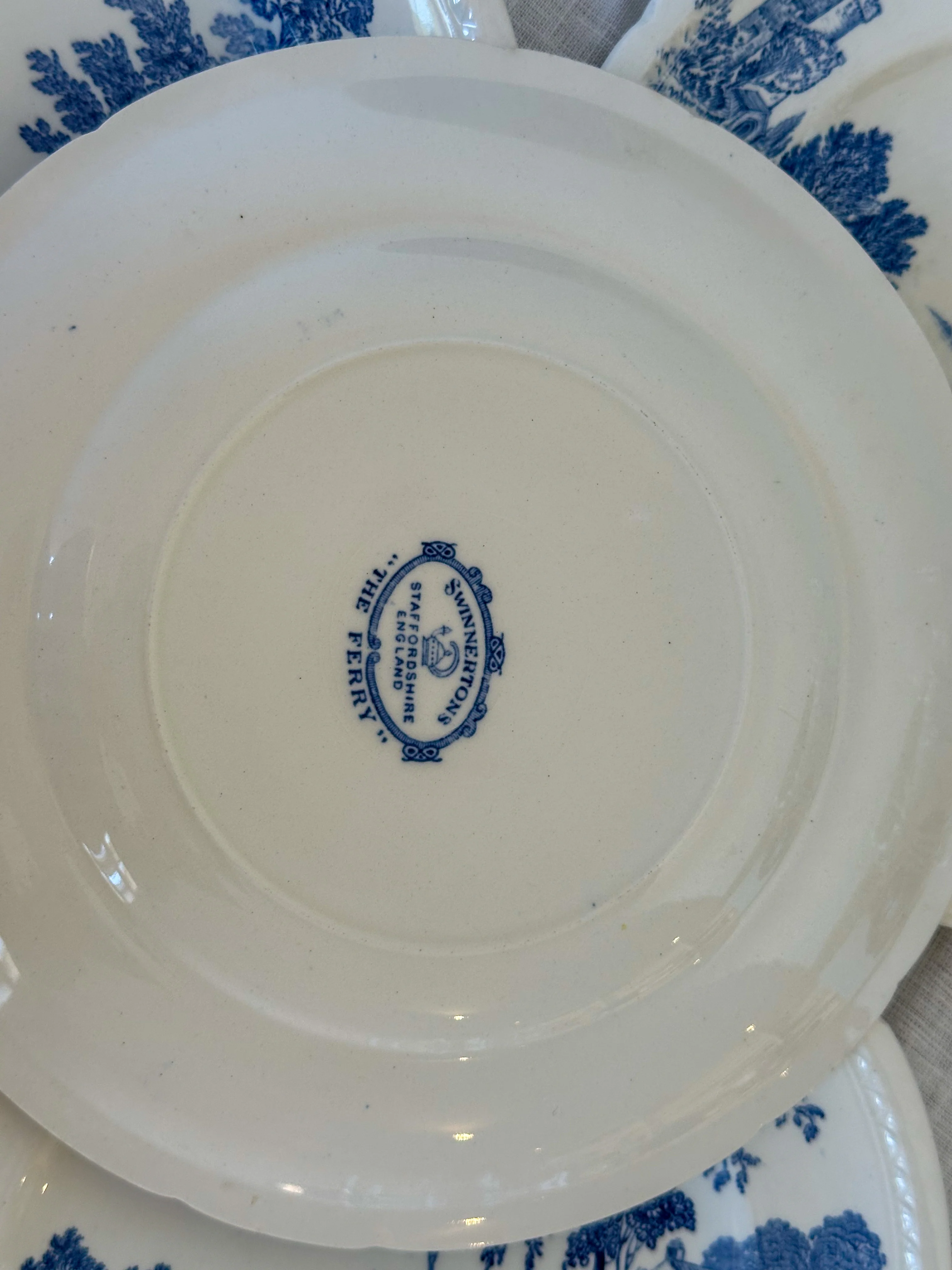 Vintage Engelse blauw-witte borden set – Swinnertons The Ferry - Image 6
