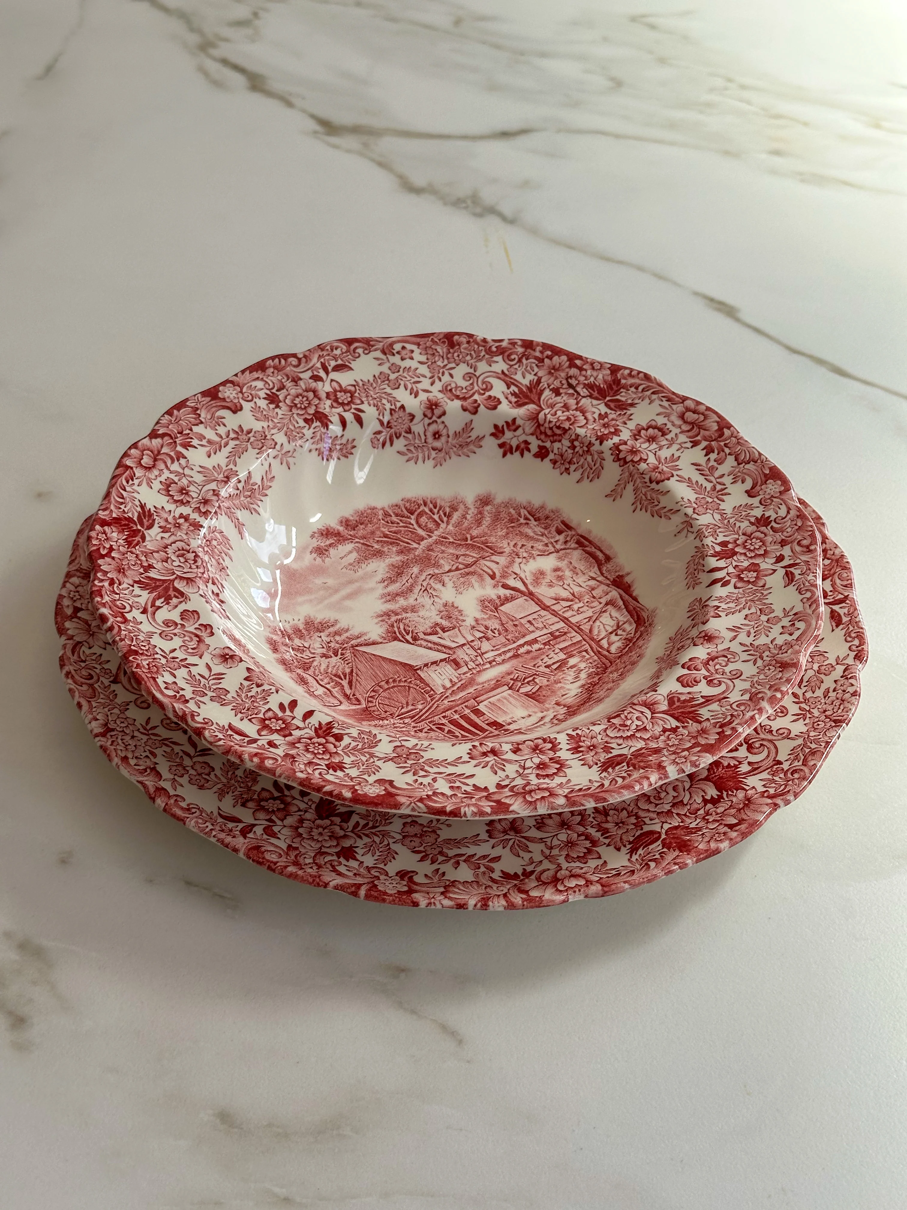 Vintage Johnson Bros Mill Stream Borden Set van 2 – Rood Transferware – Engeland