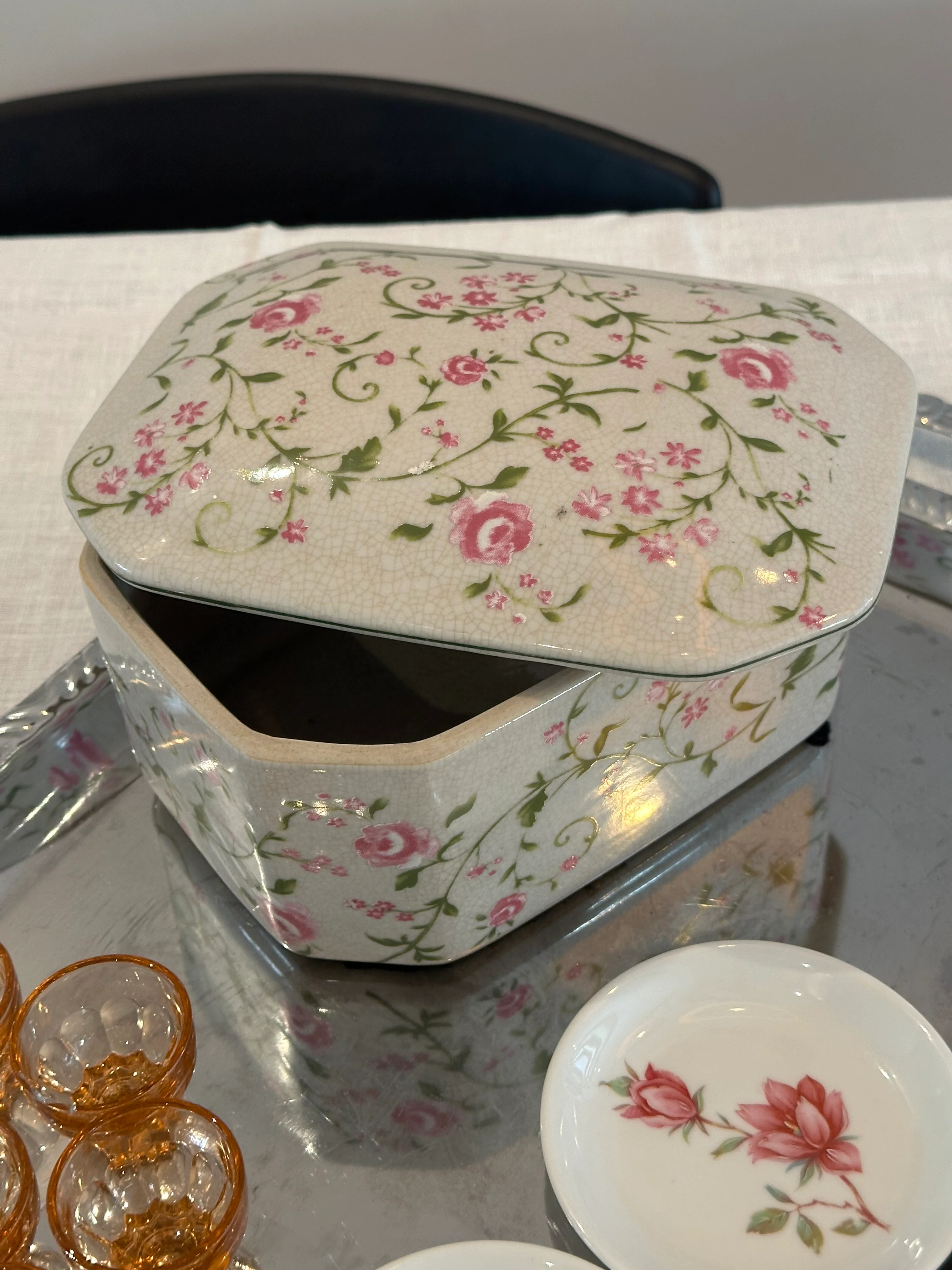Vintage porseleinen opbergdoos met bloemen - large - Image 3